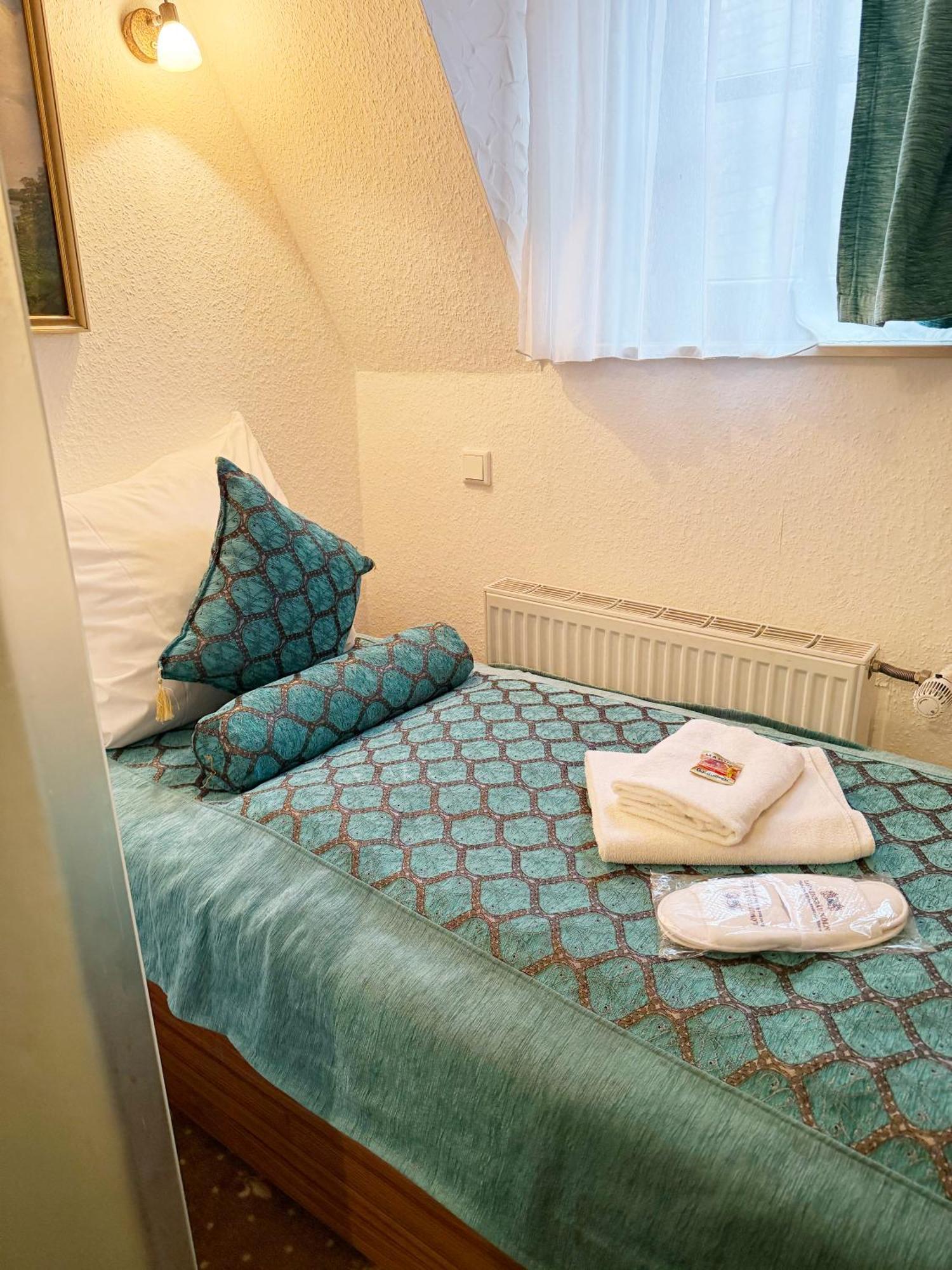 Hotel Und Restaurant Loewenbraeu Koeln Eksteriør billede
