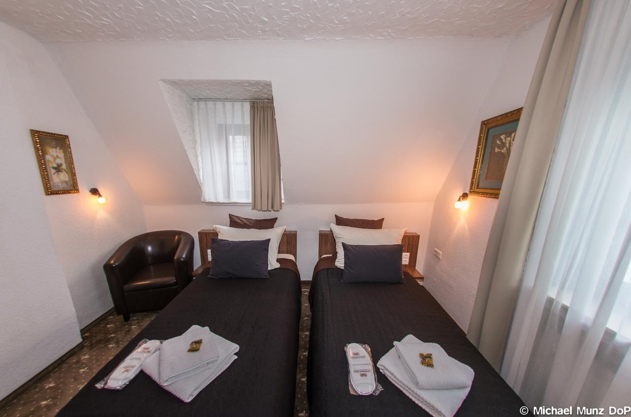 Hotel Und Restaurant Loewenbraeu Koeln Eksteriør billede