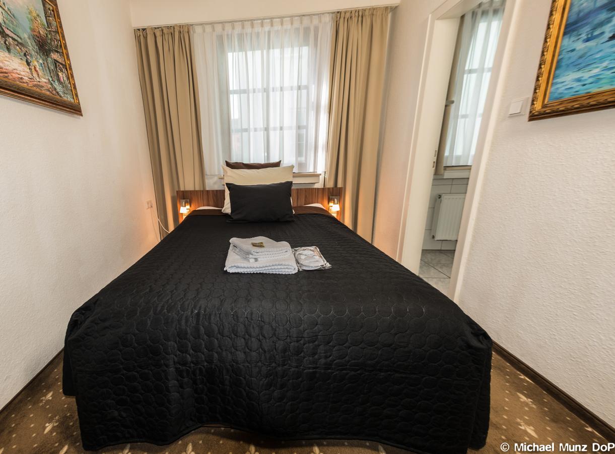 Hotel Und Restaurant Loewenbraeu Koeln Eksteriør billede